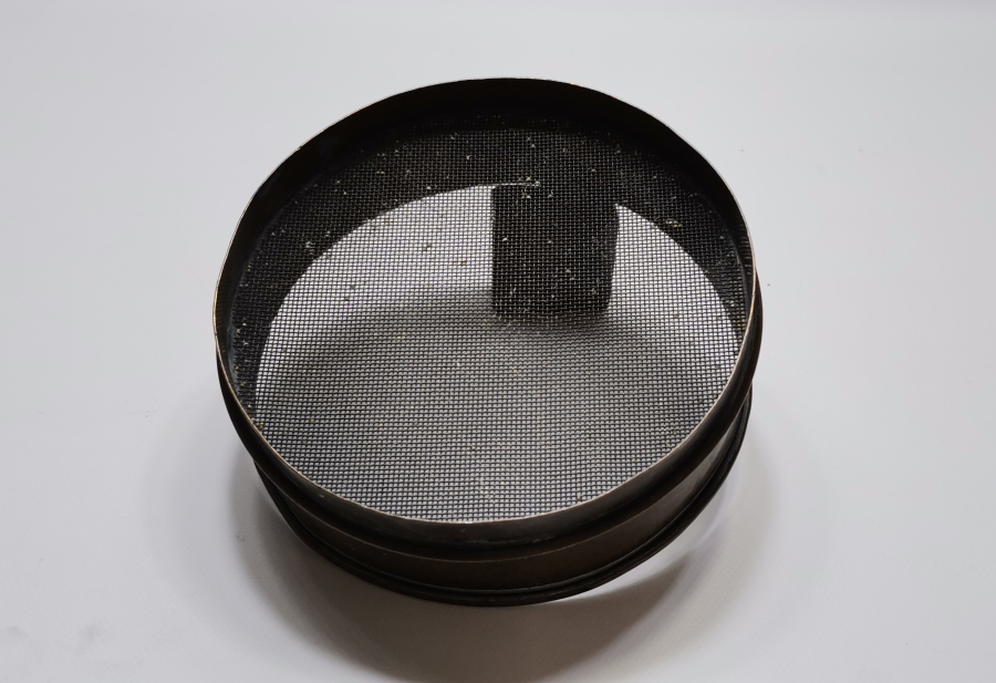 1900 BAŞLARI AMERİKAN YAPIMI ALTIN AVCISI ELEĞİ