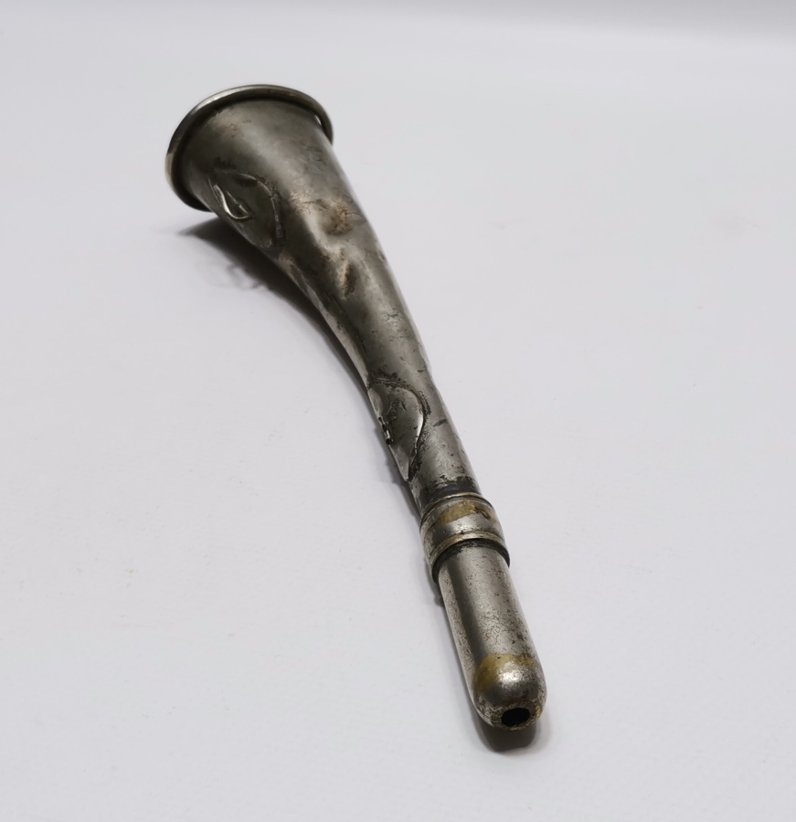 ANTİKA TRENCİ DÜDÜĞÜ