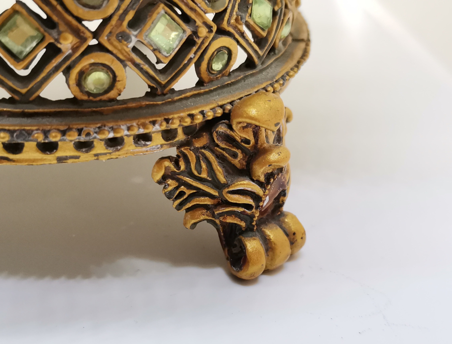 İÇİNDE OSMANLICA  AFİYET OLSUN EFENDİM YAZILI KUZNETSOV LOKUMLUK