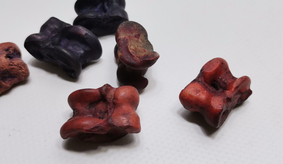 KÖK BOYALI OSMANLI DÖNEMİ KEMİK AŞIK ATMA OYUNU PARÇALARI