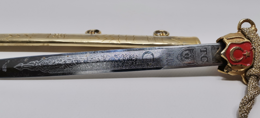 ORJİNAL PÜSKÜLÜ İLE ANTİKA SUBAY MEÇİ