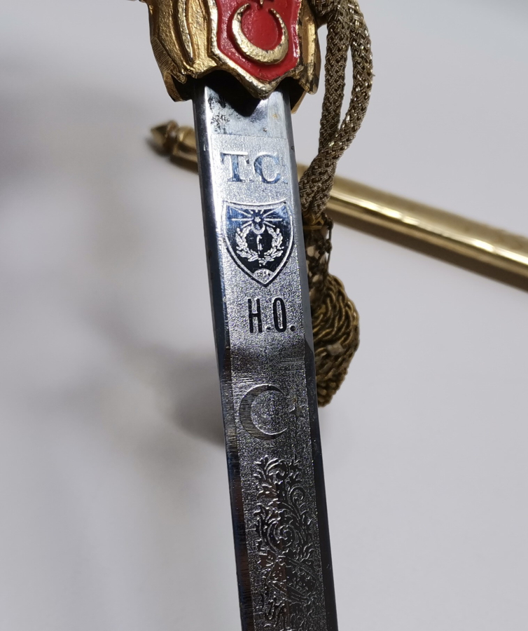 ORJİNAL PÜSKÜLÜ İLE ANTİKA SUBAY MEÇİ