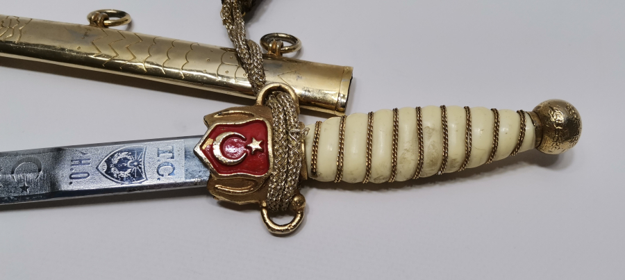 ORJİNAL PÜSKÜLÜ İLE ANTİKA SUBAY MEÇİ