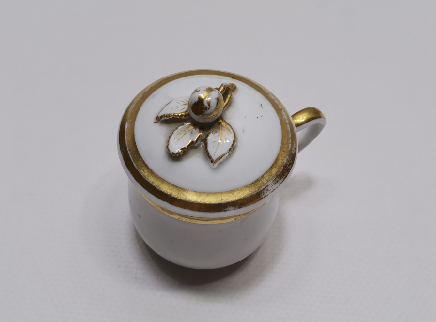 OSMANLI DÖNEMİ ALTIN VARAKLI ÇOK NADİR KAPAKLI PORSELEN BOZALIK