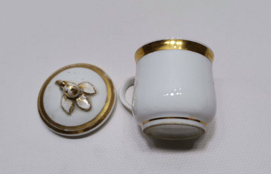 OSMANLI DÖNEMİ ALTIN VARAKLI ÇOK NADİR KAPAKLI PORSELEN BOZALIK