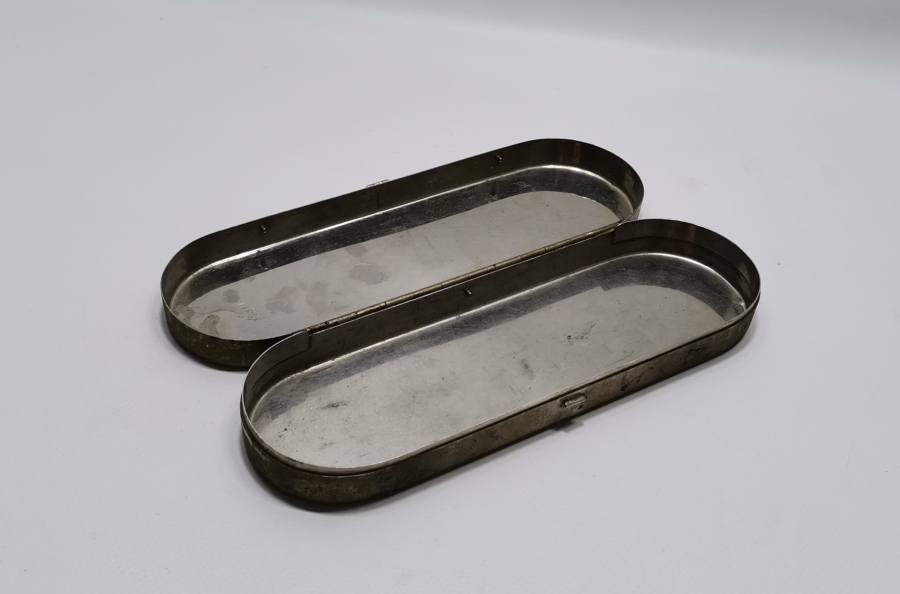 OSMANLI DÖNEMİ ÜZERİ FRANSIZCA YAZILI DOKTOR RIFKI BEYE AİT SÜNNETÇİ KUTUSU