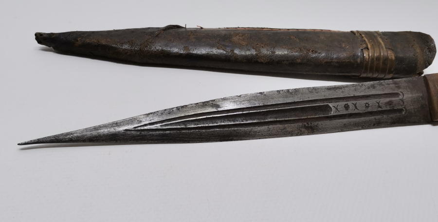 ÜZERİ ÇERKES USTA DAMGALI VE AY YILDIZLI OSMANLI DÖNEMİ ÇERKES KAMASI