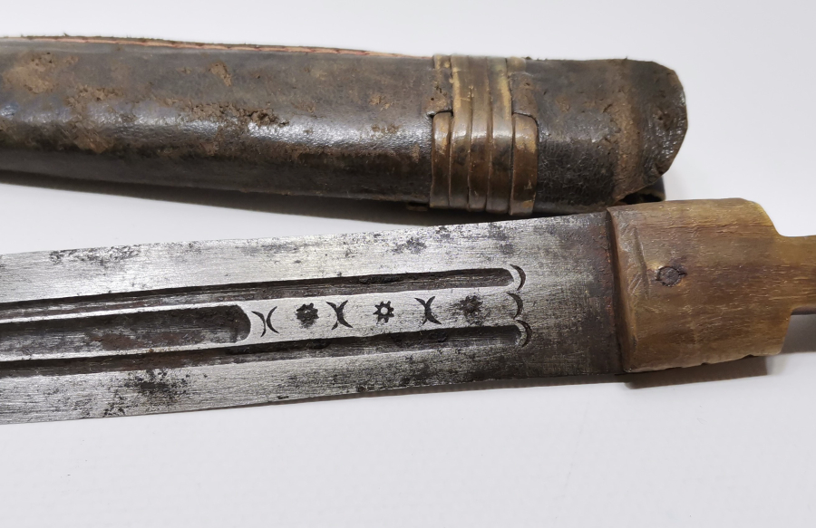 ÜZERİ ÇERKES USTA DAMGALI VE AY YILDIZLI OSMANLI DÖNEMİ ÇERKES KAMASI