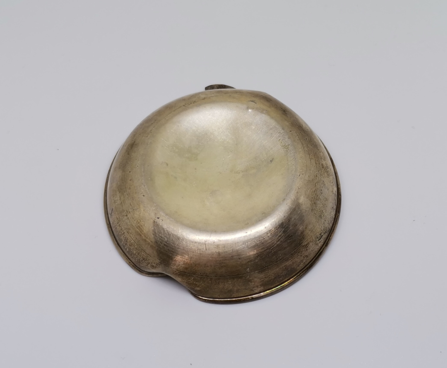 ELMA FORMUNDA YAPILMIŞ GÜMÜŞ İKRAMLIK