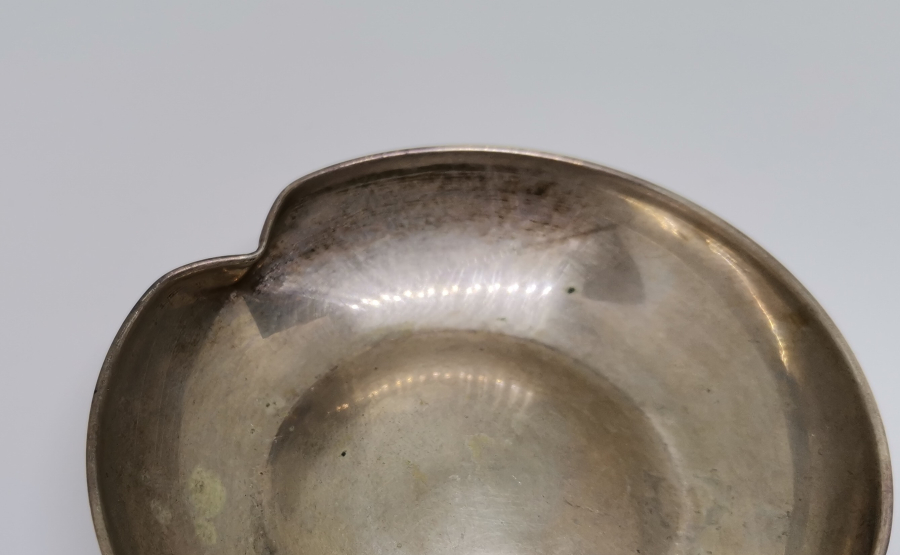 ELMA FORMUNDA YAPILMIŞ GÜMÜŞ İKRAMLIK