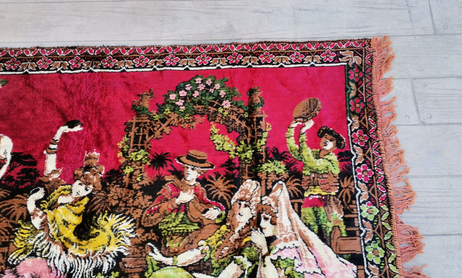 KAHVECİ GÜZELİ GÖRSELLİ ANTİKA DUVAR HALISI