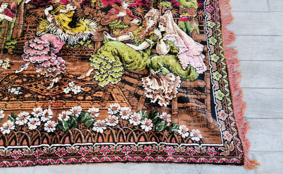 KAHVECİ GÜZELİ GÖRSELLİ ANTİKA DUVAR HALISI