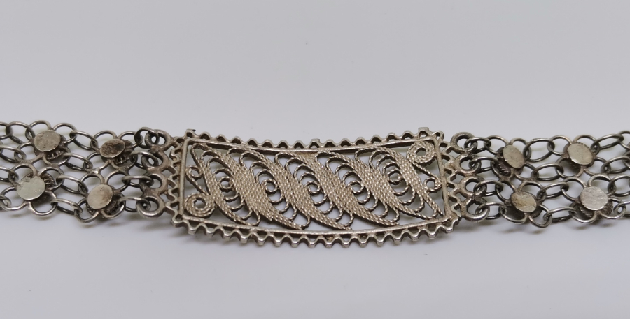 TELKARİ VE GÜVERSE İŞÇİLİKLİ ÖZEL YAPIM ANTİKA GÜMÜŞ BİLEKLİK