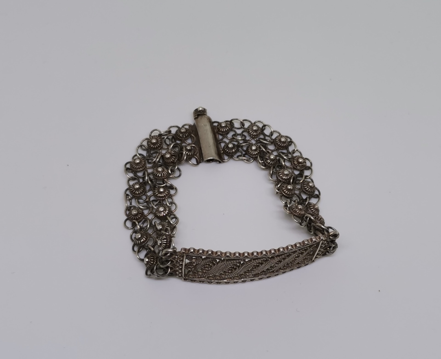 TELKARİ VE GÜVERSE İŞÇİLİKLİ ÖZEL YAPIM ANTİKA GÜMÜŞ BİLEKLİK