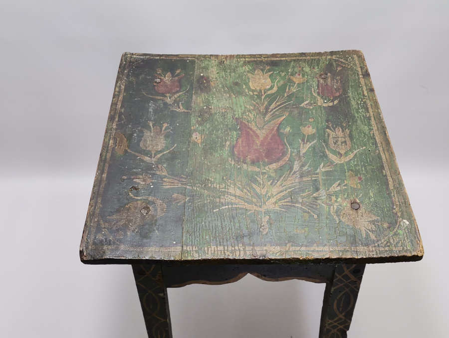 OSMANLI DÖNEMİ KÖK BOYALI EDİRNEKARİ KAHVECİ MASASI