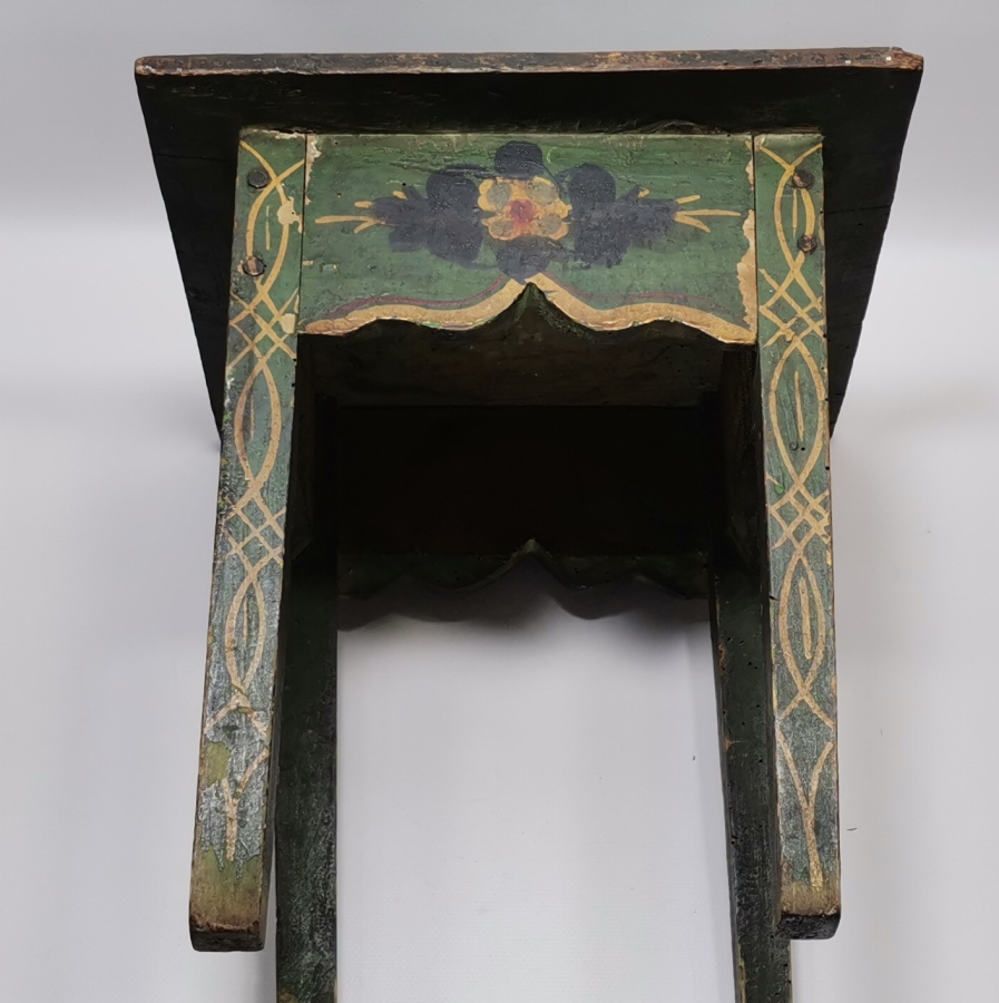 OSMANLI DÖNEMİ KÖK BOYALI EDİRNEKARİ KAHVECİ MASASI