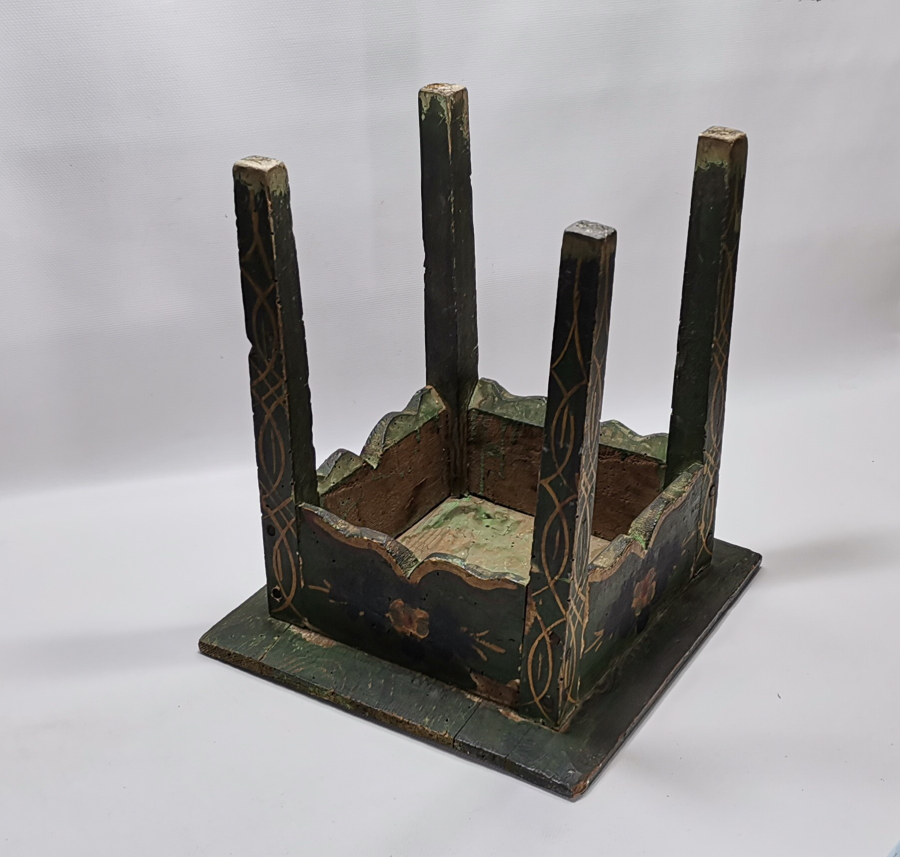 OSMANLI DÖNEMİ KÖK BOYALI EDİRNEKARİ KAHVECİ MASASI