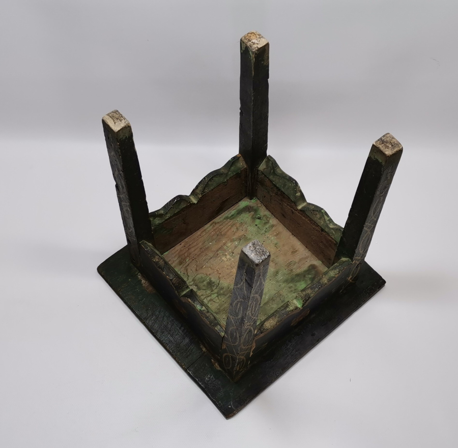 OSMANLI DÖNEMİ KÖK BOYALI EDİRNEKARİ KAHVECİ MASASI