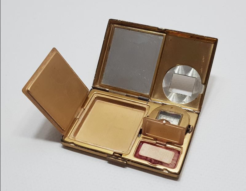 2. DÜNYA SAVAŞI DÖNEMİ ÜST DÜZEY HEDİYE NADİR FORMDA SAATLİ PUDRİYER 