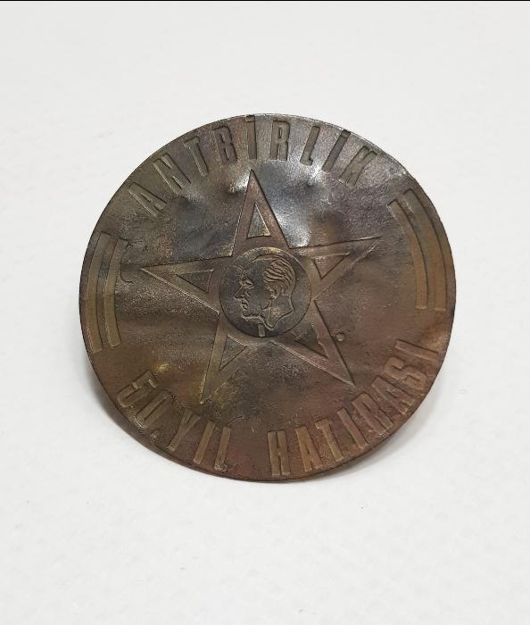 ATATÜRK RESİMLİ ANTBİRLİK 50. YIL HATIRASI MADALYON ROZET