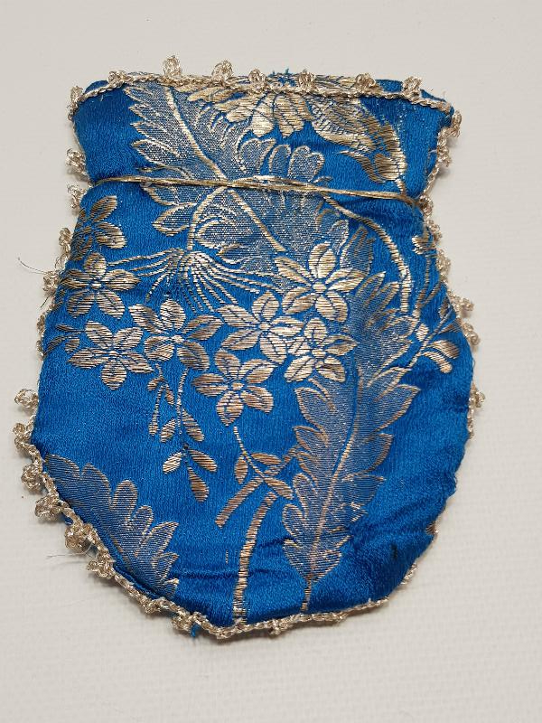 OSMANLI DÖNEMİ GÜMÜŞ SIRMA İŞLEMELİ ELMASİYE PARA KESESİ