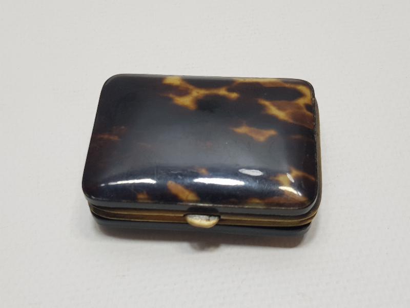 OSMANLI DÖNEMİ ÜZERİ GÜMÜŞ KAKMA BAĞA MADENİ PARA CÜZDANI