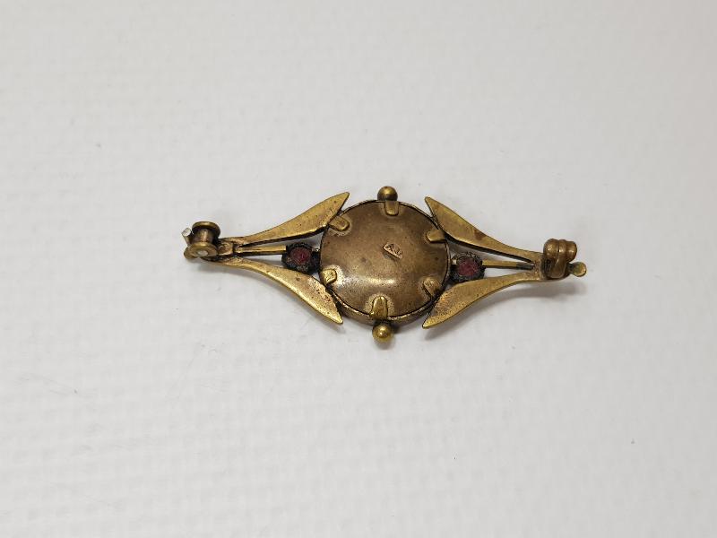 ANTİKA LAL TAŞLI RESİMLİK BROŞ