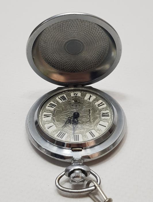 ANTİKA RUS YAPIMI GRAVÜRLÜ MOLNİA CEP SAATİ