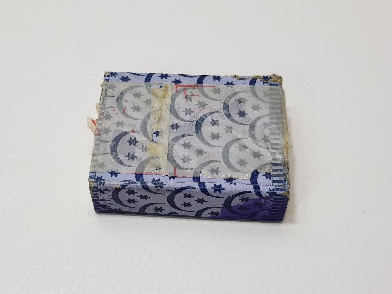 OSMANLI DÖNEMİ AY YILDIZLI VE ÜZERİ OSMANLICA YAZILI DİVİT UCU KUTUSU