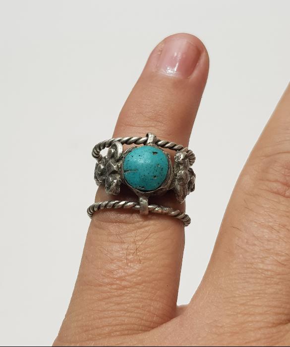 OSMANLI DÖNEMİ TURKUAZ TAŞLI FARKLI FORMDA GÜMÜŞ YÜZÜK