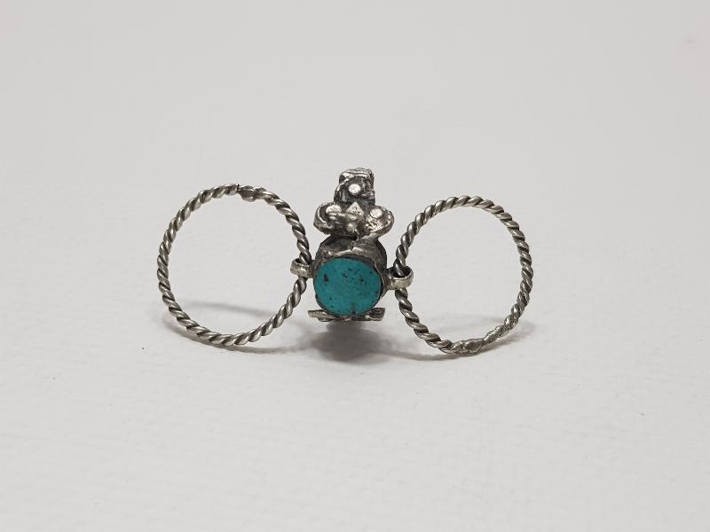 OSMANLI DÖNEMİ TURKUAZ TAŞLI FARKLI FORMDA GÜMÜŞ YÜZÜK