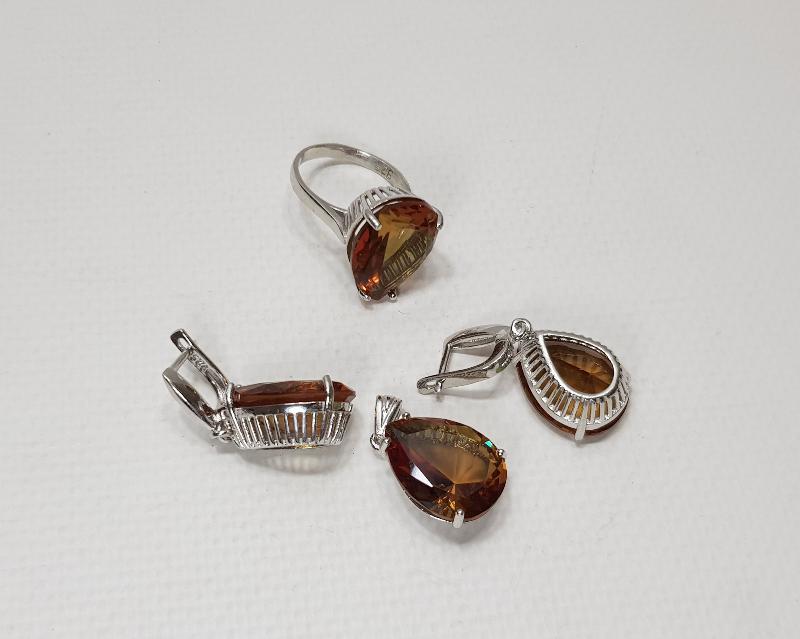 ZULTANİT TAŞLI GÜMÜŞ TAKI SETİ