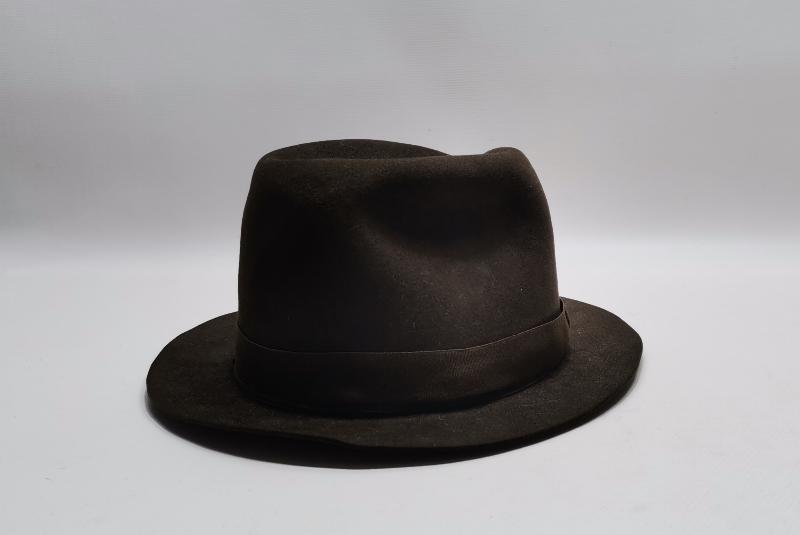 1930'LAR GALATA BÜYÜK ŞAPKA MAĞAZASI ANGELOS RUSOS'TAN BORSALİNO MELON ŞAPKA