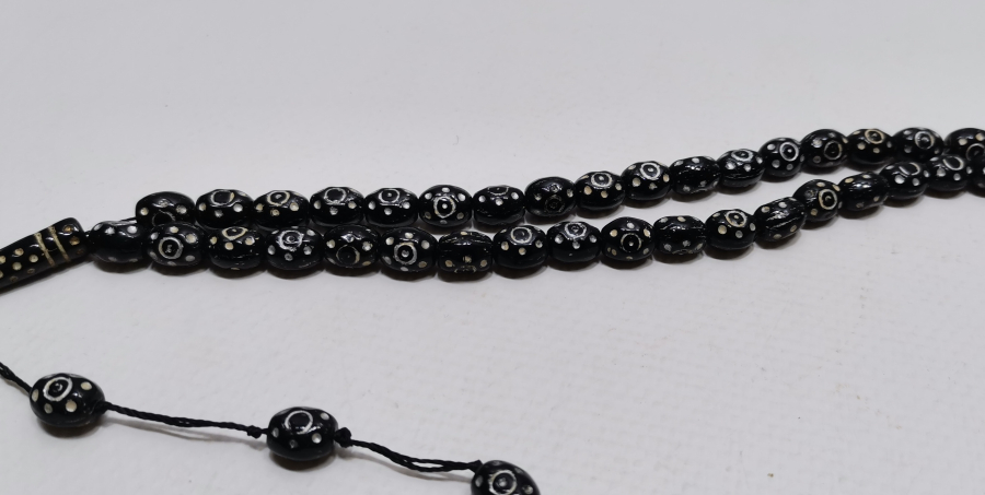 NADİR RENKTE OSMANLI DÖNEMİ GÜMÜŞ VARAKLI BEYKOZ NAMAZ TESPİHİ