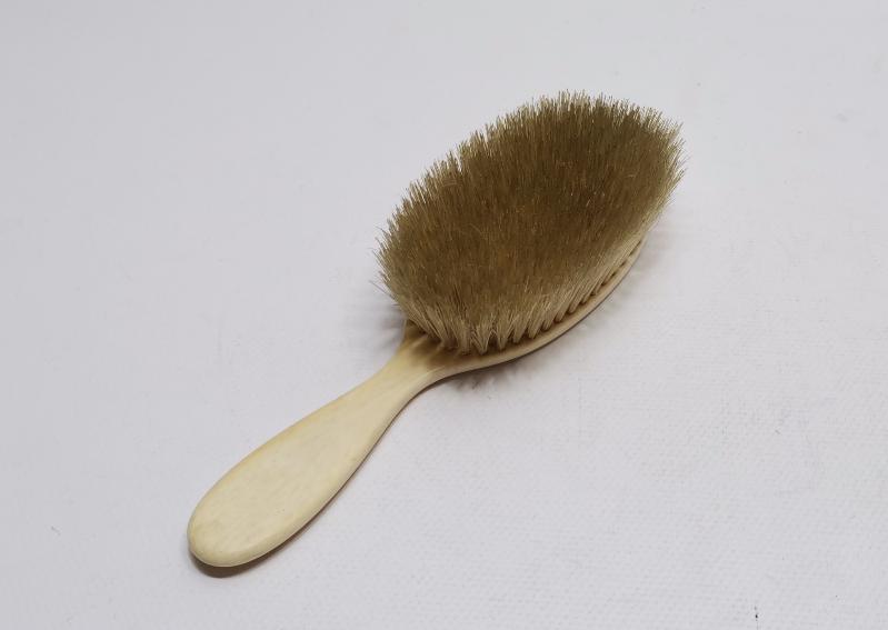 OSMANLI DÖNEMİ CH İNİSİYALLİ FİLDİŞİ ELBİSE FIRÇASI