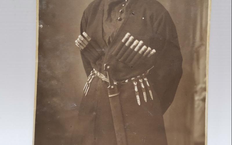 OSMANLI DÖNEMİ ERKEK KIYAFETLERİ KUŞANMIŞ ÇERKEZ KADIN SAVAŞÇI