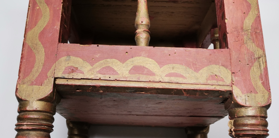 OSMANLI DÖNEMİ KÖK BOYALI EDİRNEKARİ KAHVECİ MASASI