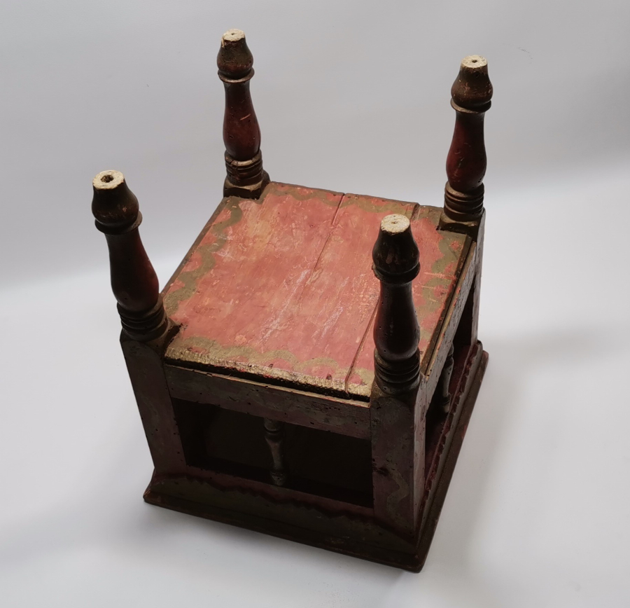 OSMANLI DÖNEMİ KÖK BOYALI EDİRNEKARİ KAHVECİ MASASI