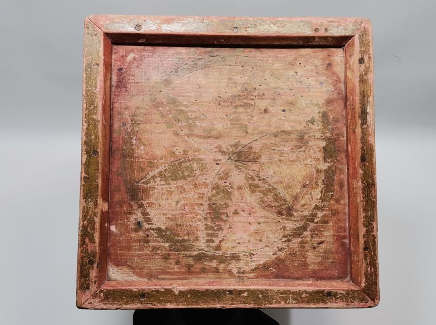 OSMANLI DÖNEMİ KÖK BOYALI EDİRNEKARİ KAHVECİ MASASI