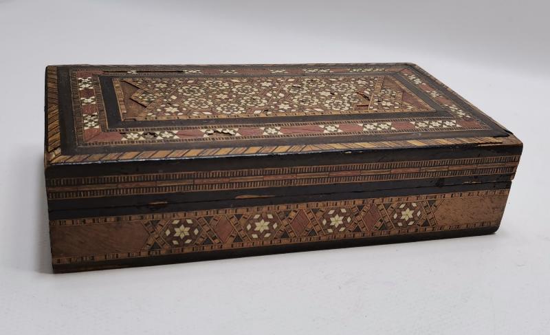 OSMANLI DÖNEMİ MARKÜTERİ İŞÇİLİKLİ AHŞAP KUTU