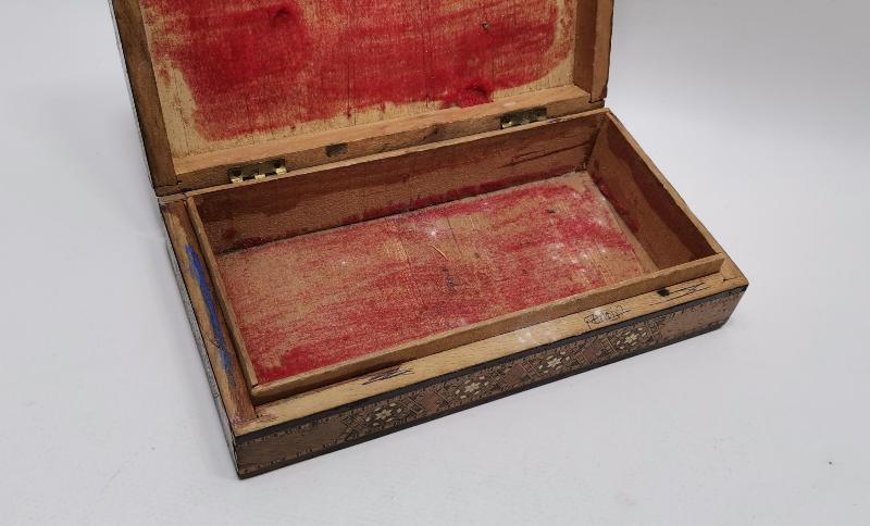 OSMANLI DÖNEMİ MARKÜTERİ İŞÇİLİKLİ AHŞAP KUTU