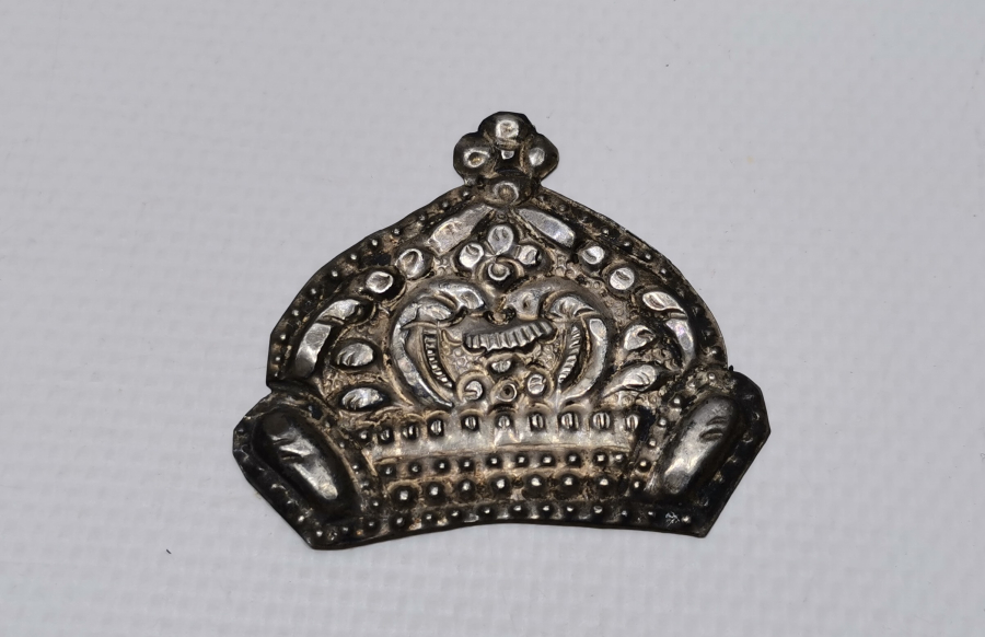 OSMANLI DÖNEMİ TAÇ FORMUNDA YAPILMIŞ RUM İŞİ GÜMÜŞ ADAKLIK