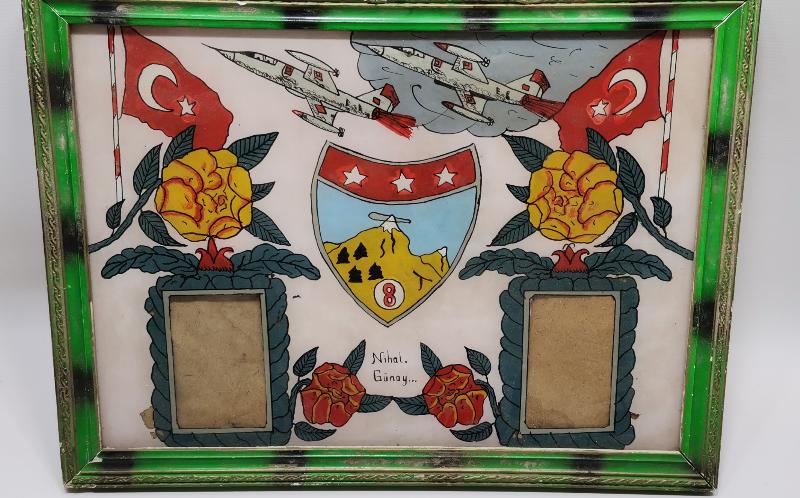 TÜRK HAVA KUVVETLERİ 8. ANA JET ÜSSÜ KONULU CAM ALTI TABLO