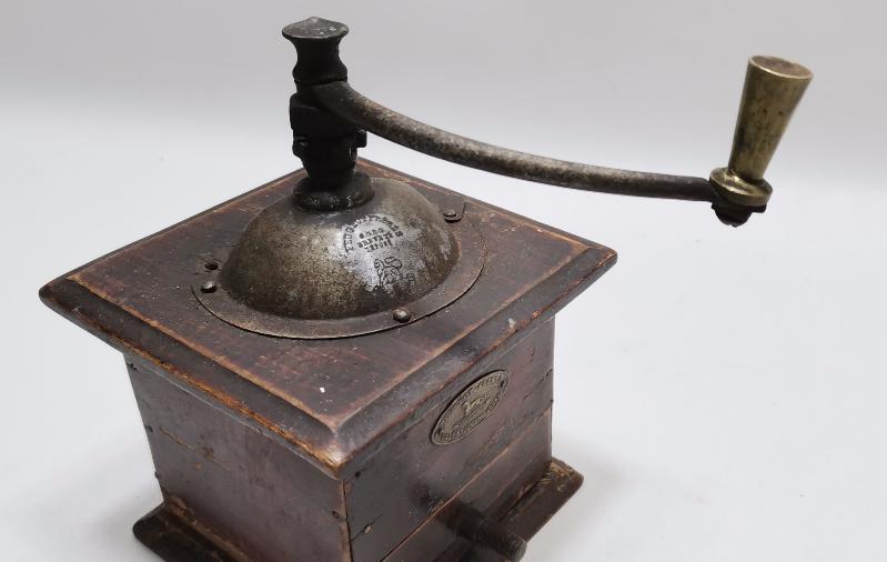 1870'LERDEN PEUGEOT KAHVE DEĞİRMENİ 