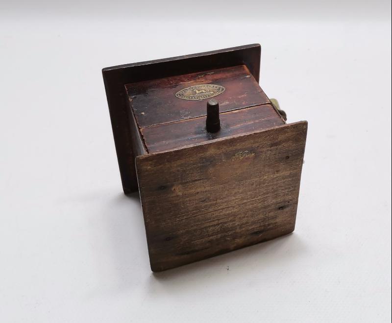 1870'LERDEN PEUGEOT KAHVE DEĞİRMENİ 