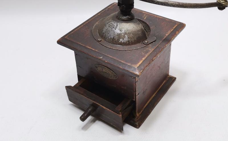 1870'LERDEN PEUGEOT KAHVE DEĞİRMENİ 