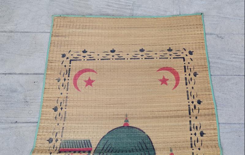 AY YILDIZLI VE CAMİ GÖRSELLİ HASIR SECCADE