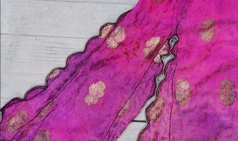 OSMANLI DÖNEMİ ALTIN SIRMA İŞLMELİ İPEK ELMASİYE ÜÇ ETEK 