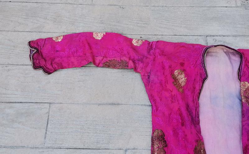 OSMANLI DÖNEMİ ALTIN SIRMA İŞLMELİ İPEK ELMASİYE ÜÇ ETEK 