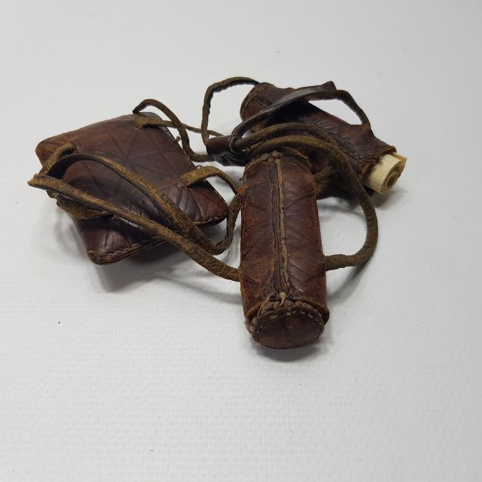 OSMANLI DÖNEMİ İÇİ EL YAZMA DUALAR BULUNAN NADİR FORMDA DERVİŞ PAZUBENDİ